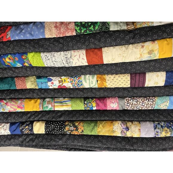 Handmade Quilt Patchwork Blanket 45" x 50" Hand Quilted Multi-Color Design Throw - Picture 8 of 8